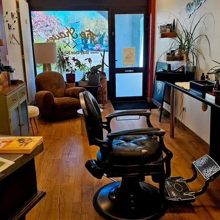 Salon coiffure/barbier - clientèle fidèle - loyer faible