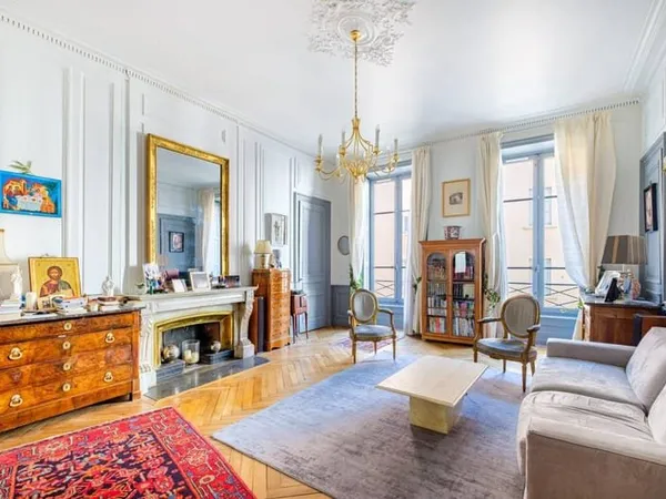 Appartement 9 pièces 186 m²