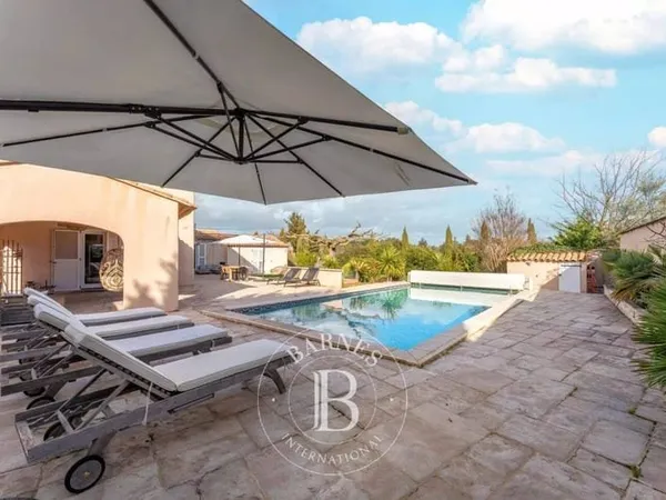 Maison 6 pièces 233 m²