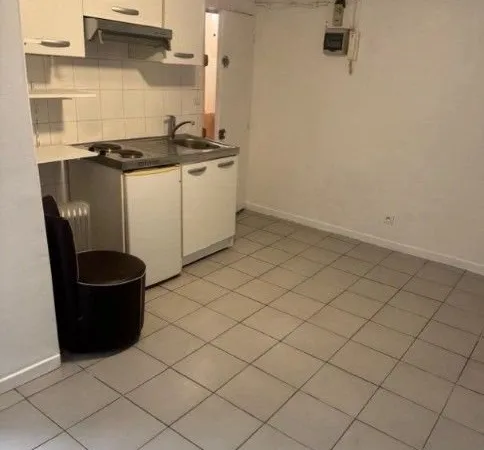 Studio 1 pièce 14 m²