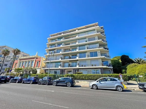 Appartement de caractère à réinventer – Le Gloria Mansions -  Promenade des Anglais