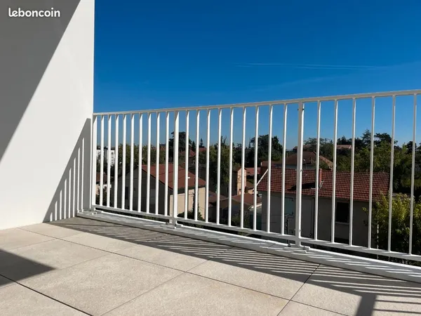 T3 terrasse et garage Gleizé