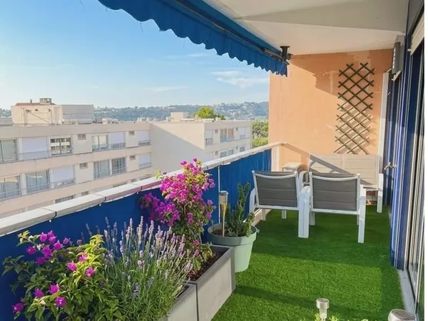 Appartement 4 pièces avec terrasse et piscine - Dernier Étage, Nice Corniche Fleurie