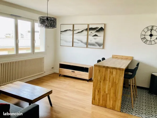 Appartement meublé T2 Bis de 50m2 au centre de Vannes, avec ascenseur