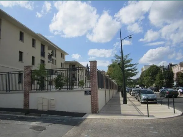 Dpt Marne (51), à louer EPERNAY Avenue de Champagne appartement T3 de 78 m²