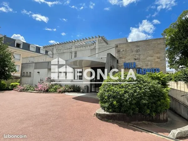 Local commercial 104 m²