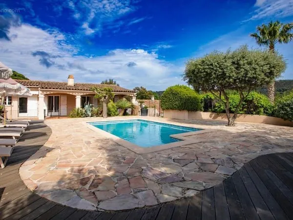 Gassin : Villa Familiale, Revenus Locatifs Assurés, Proche Saint-Tropez