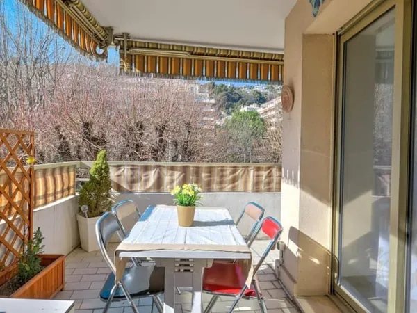 A vendre, Nice Cessole magnifique 4p d'angle avec terrasse et parking