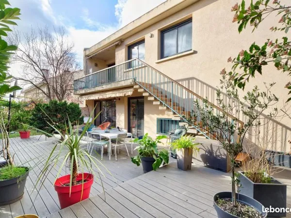 Maison 6 pièces 186 m²