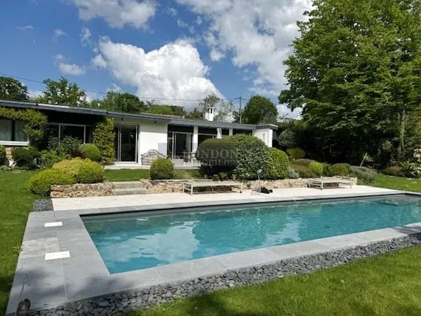 Propriété 10 pièces 278 m²