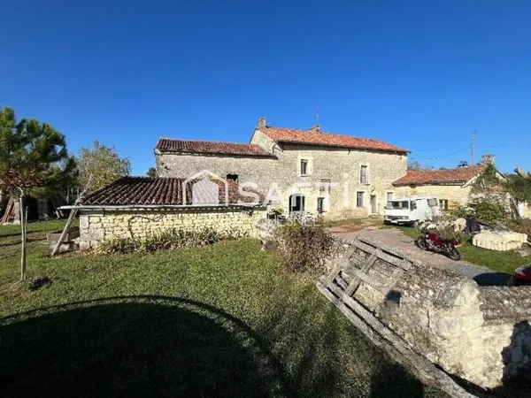 Maison ancienne pierres apparentes,très spacieuse