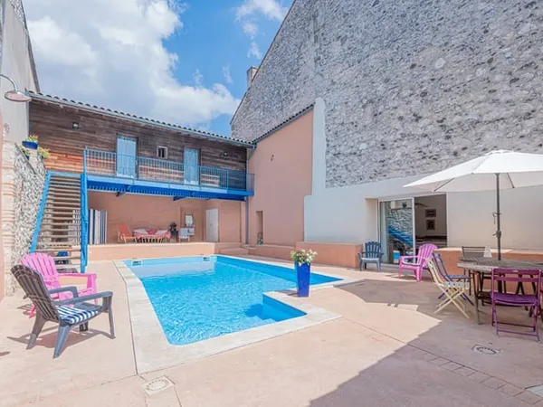 Proche de Castelmoron sur Lot, au coeur d'une bastide du XIII° siècle, superbe maison bourgeoise d'e