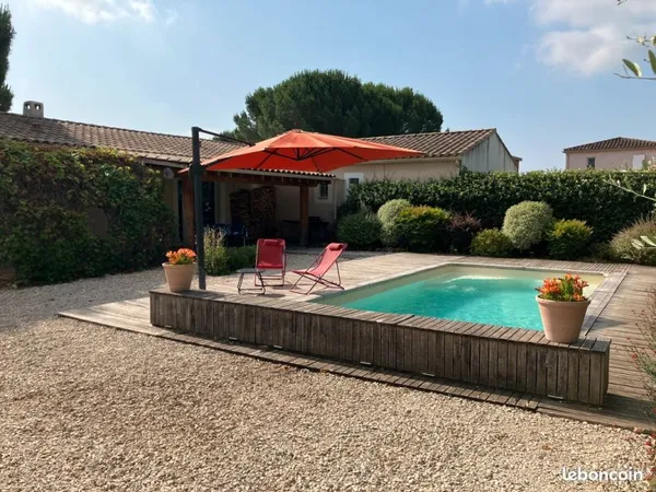 Propriété de 148 m² - Ateliers & Dépendance - 1 km Pont du Gard