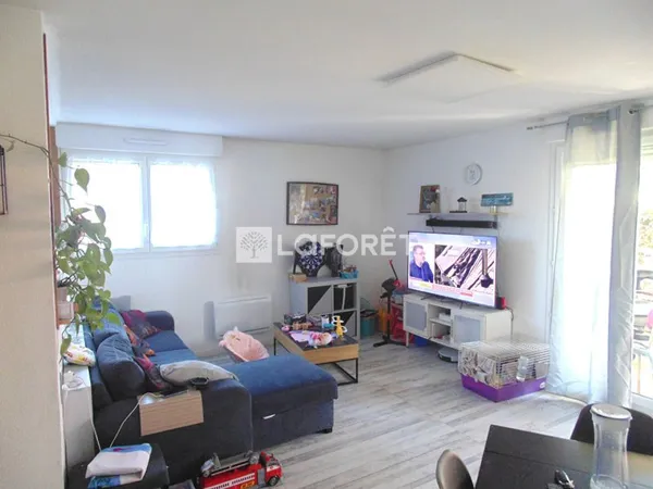 Très bel Appartement T3 à Cenon avec terrasse et petit jardin