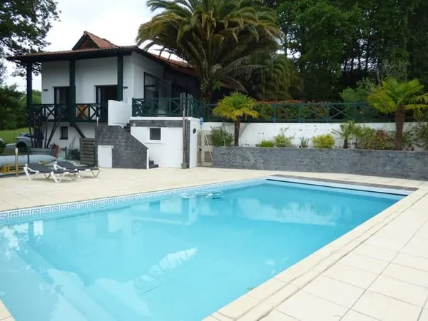 Maison 7 pièces 215 m²