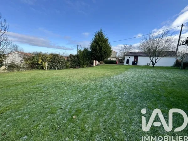Terrain 648 m²
