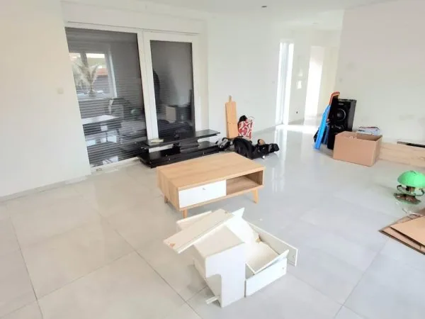SUPERBE MAISON INDIVIDUELLE ENTIEREMENT RENOVEE DE 132M2