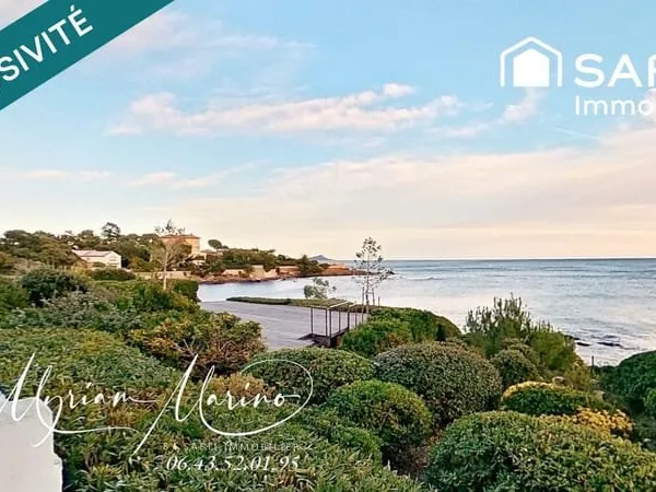 APPARTEMENT AVEC TERRASSE FRONT DE MER - SAINT AYGULF (83370)