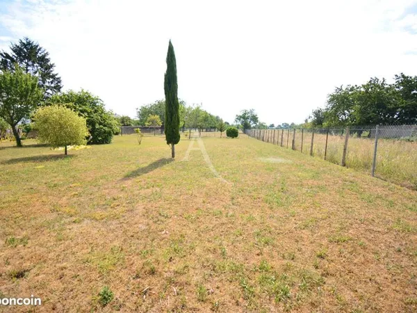 Terrain 819 m² DOUE EN ANJOU