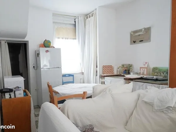 Bien offrant 2 chambres, 1 bureau, cour, cave - Amiens - Quartier sainte Anne