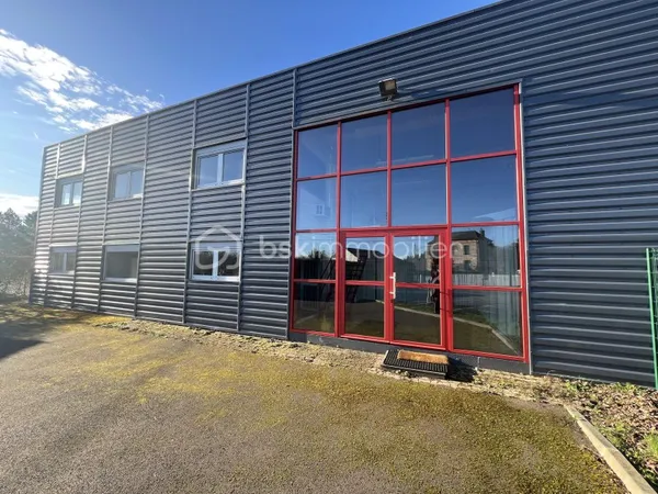 Local 7 pièces 811 m²