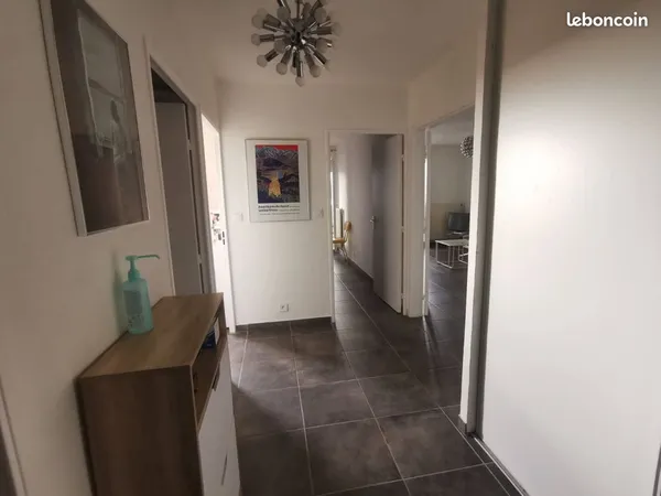 T2 lumineux avec grand espace de vie + ascenseur neuf - Nîmes Montcalm