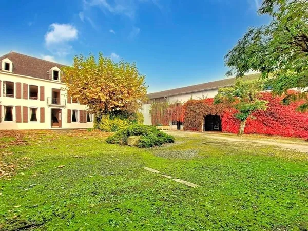 Maison 282m², piscine, atelier 470m²