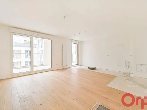 Appartement Clichy 4 pièce(s) 85 m2 avec terrasse, cave et parking