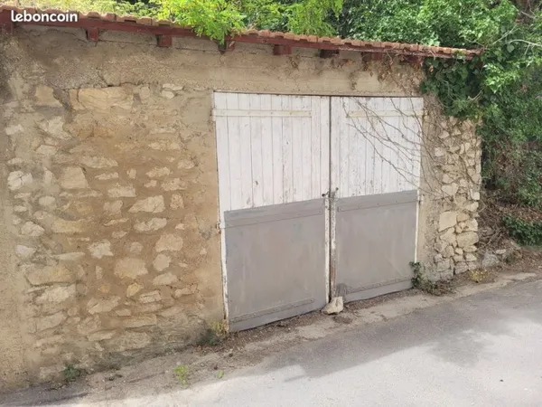 Stationnement Location Roquevaire   250€