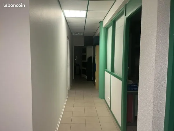 Bureau 205 m²