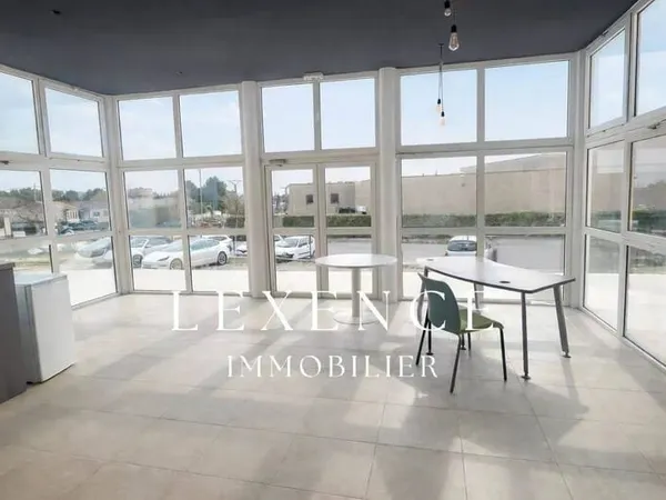 Local professionnel 103 m²