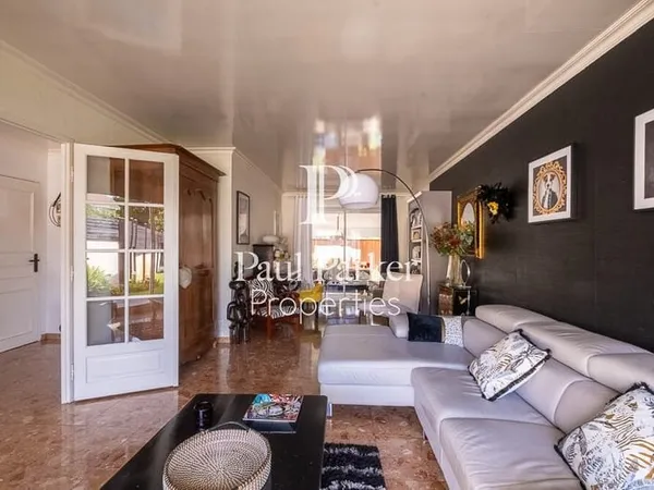 MAGNIFIQUE MAISON FAMILIALE AVEC 4 CHAMBRES JARDIN ET GRANDE PISCINE