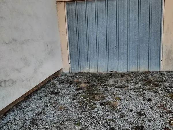 Garage partagé pour motos ou stockage