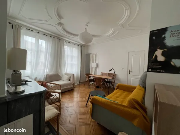 SUR QUAI - côté cour intérieure - Hyper CV - Magnifique F2 meublé NEUF - Cuisine équipée - AU CALME