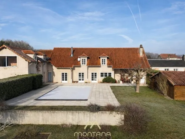 Maison 8 pièces 310 m²