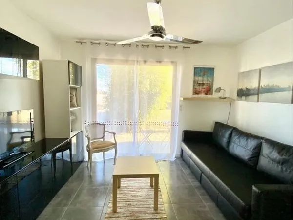Location studio indépendant dans villa avec jardin