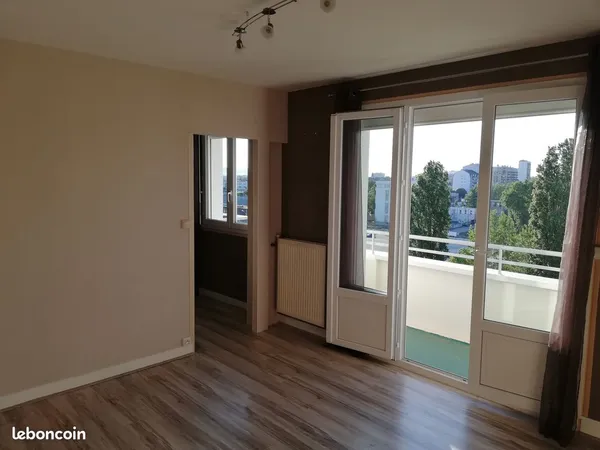 Appartement T2 40 m², quartier Brossolette, lumineux, 7ème étage avec ascenseur