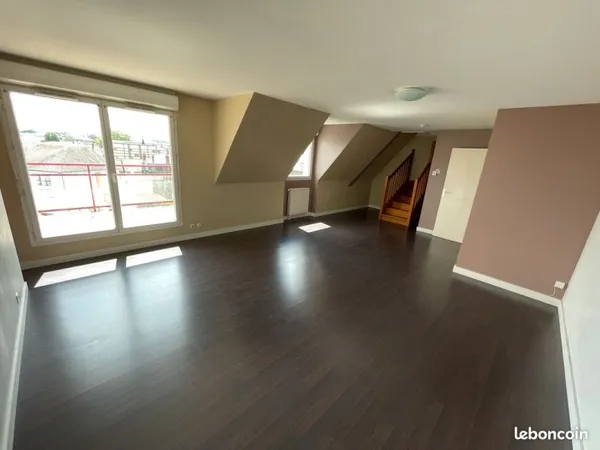 APPARTEMENT 4 PIECES DE 92.58M² LOI CARREZ (109.82m² au sol)