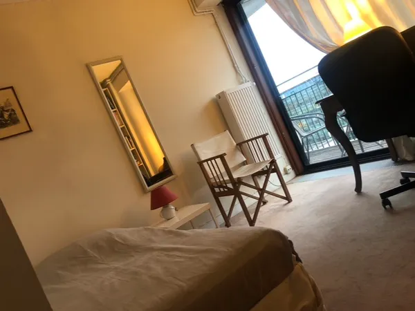 CHAMBRE MEUBLÉE 16m² Paris 13 BNF
