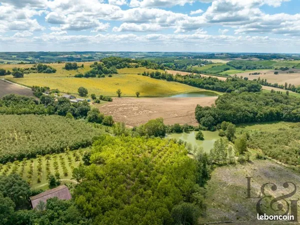 Terrain 276000 m² MONCLAR