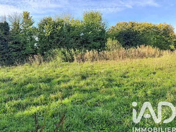 Terrain 875 m²