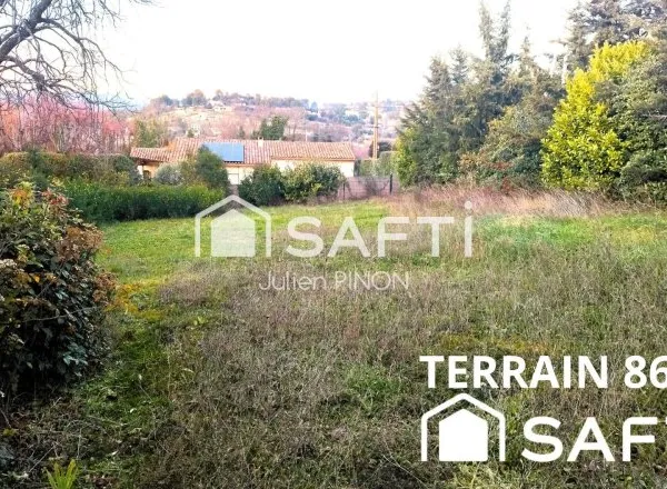 MAGNIFIQUE TERRAIN CONSTRUCTIBLE DANS APT