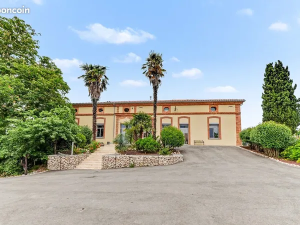 Propriété 6 pièces 284 m²
