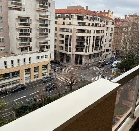 A VENDRE STUDIO 26 m2 BALCON HESPERIDES BROTTEAUX