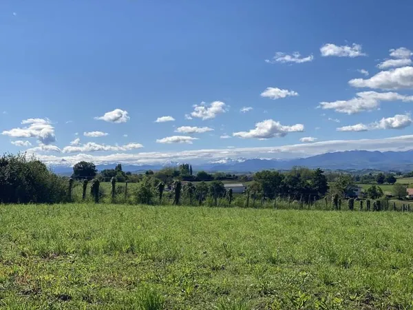 Terrain 250 m²