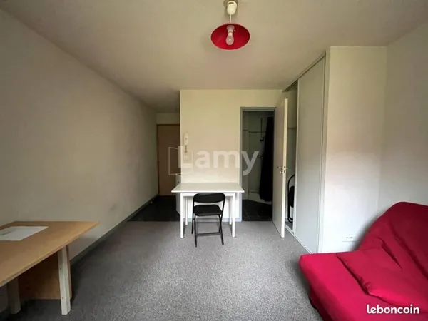 Studio 1 pièce 18 m²