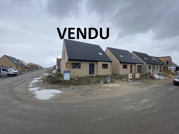 Uxem: Maison individuelle neuve, lotissement en finition.