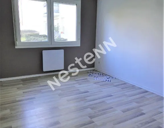 GRAND STUDIO RENOVE AVEC PARKING - SECTEUR CHAMP DE MARS