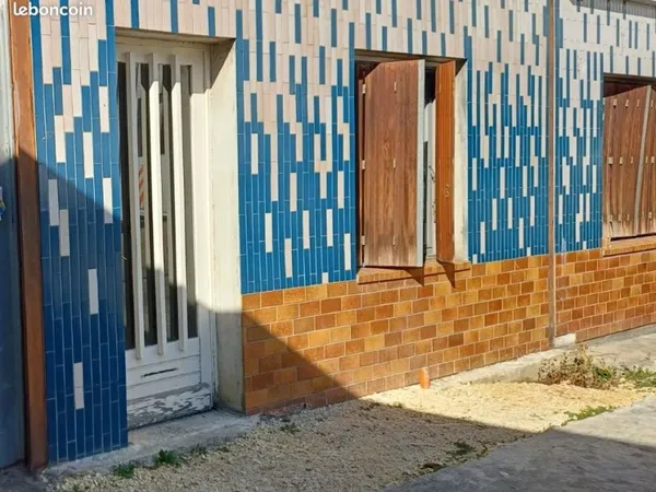 Local de stockage / atelier / bureau