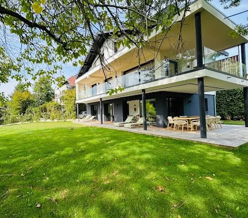Propriété 6 pièces 285 m²